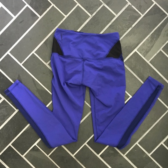 Karma Leggings with Mesh - Picture 4 of 5